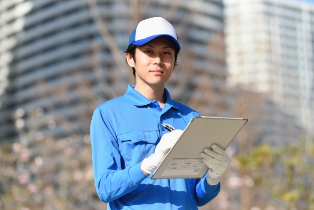 遺品整理業者のスタッフ