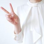 ２つを示す手